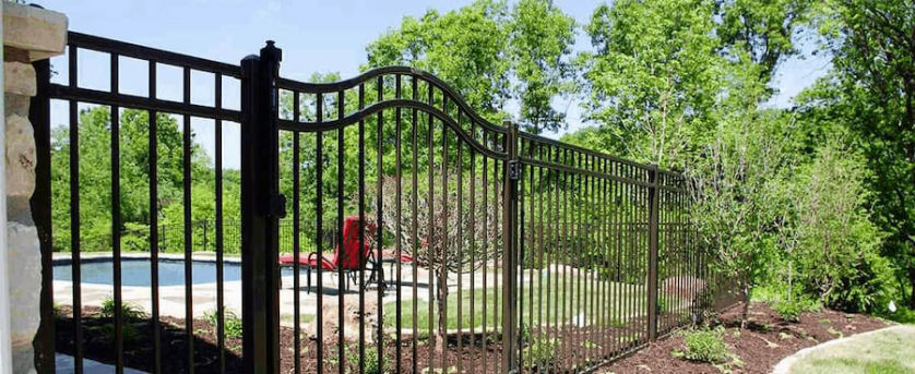montage-majestic-ornamental-steel-sager-fencing