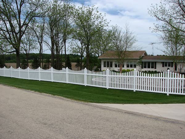 vinyl-picket-white-sager-fencing