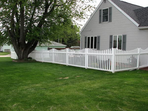 vinyl-picket-white-sager-fencing
