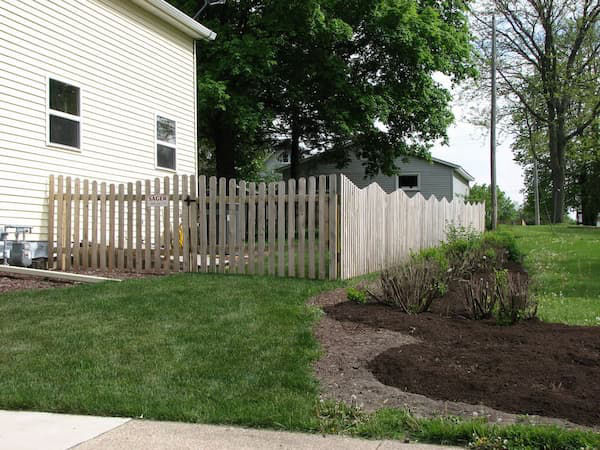 wood-picket-sager-fencing