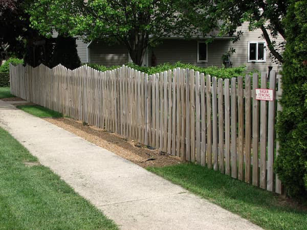 wood-picket-sager-fencing